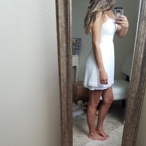 SOLD | White lace dress - Picture 4 of 9